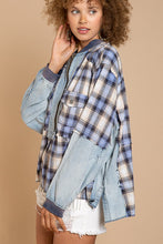 Load image into Gallery viewer, Plaid Long Sleeve Half Zip Up Pullover
