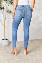 Load image into Gallery viewer, BAYEAS Raw Hem Skinny Jeans
