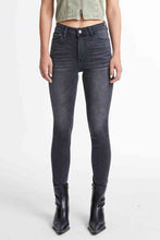 Load image into Gallery viewer, BAYEAS Cropped Skinny Jeans
