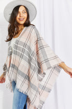 Load image into Gallery viewer, Leto Punch of Plaid Lightweight Poncho
