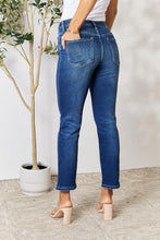 Load image into Gallery viewer, BAYEAS Distressed Cropped Jeans
